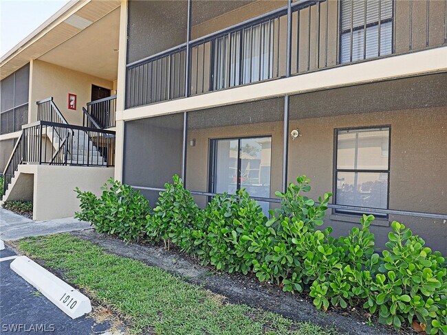 Building Photo - 5319 Summerlin Rd