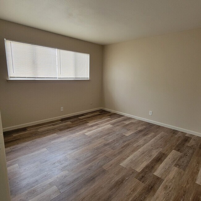 Foto del edificio - 1321 E San Bruno Ave