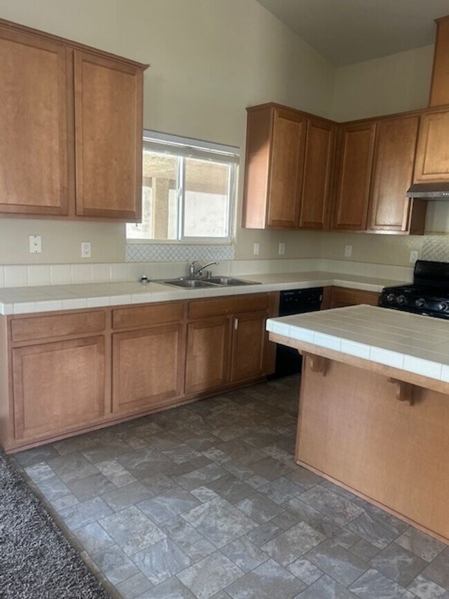 Foto del edificio - Available Now - 3-Bedroom, 2-Bath Home for...