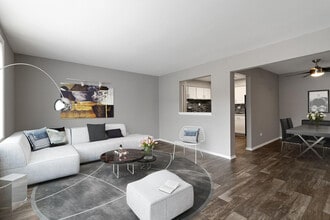 Building Photo - Midpointe