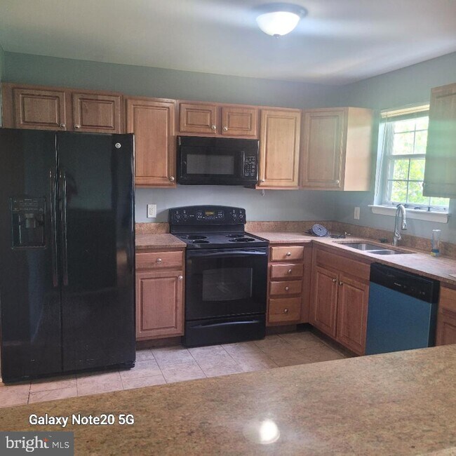 Building Photo - 474 Norvelle Ct