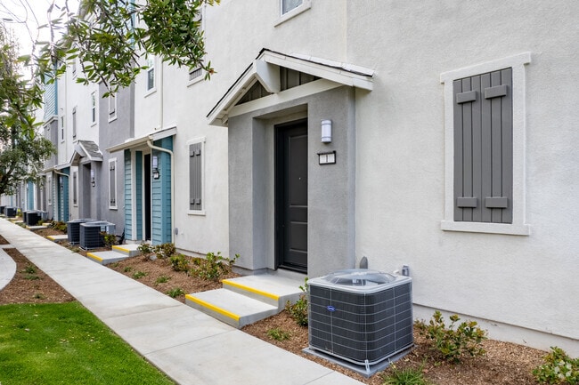 Front Door (Townhome) - Stadium Park Apartments