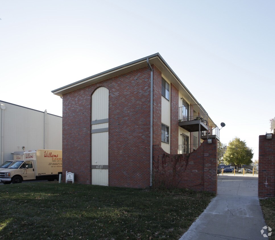 Primary Photo - 4727 Baldwin Ave