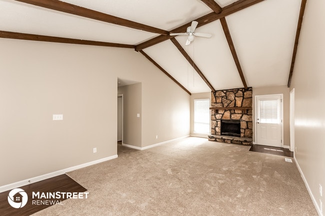 Building Photo - 813 Seven Springs Dr