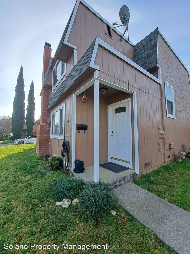 Building Photo - 3 br, 1 bath House - 2439 Beaufort Dr