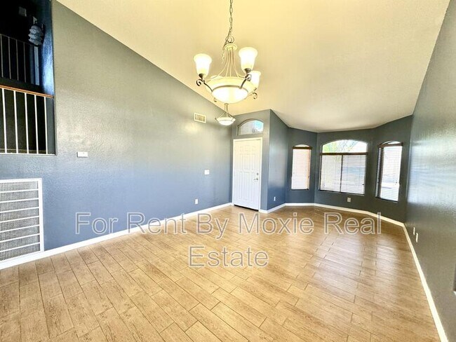 Building Photo - 21737 Kirkland Dr