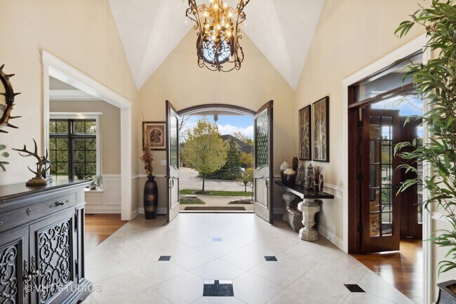 Foto del edificio - 334 N Waynes Ct