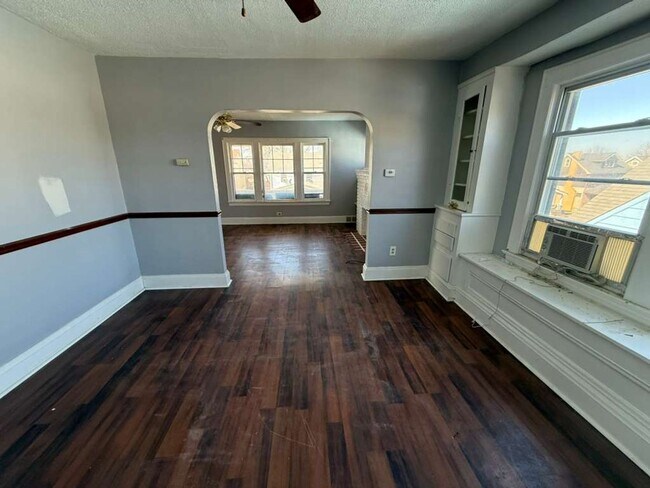 Foto del edificio - 4913 E 85th St