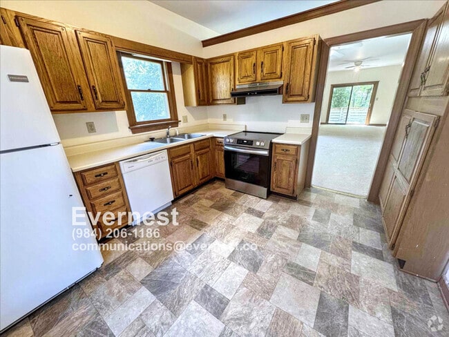 Building Photo - 101 Granby Ct