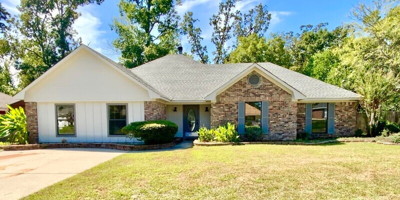 Primary Photo - 206 Stonecliff Drive