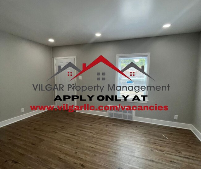 Foto del edificio - This spacious home offers plenty of room f...