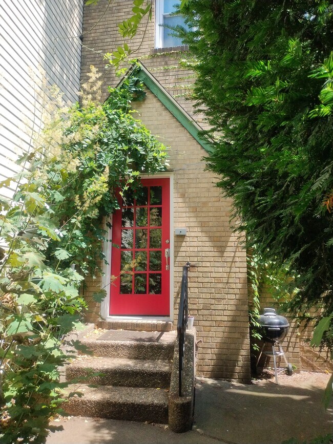 Foto del edificio - 48 Saint Pauls Ave
