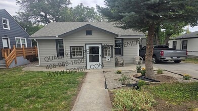 Building Photo - 742 Lewis Ave