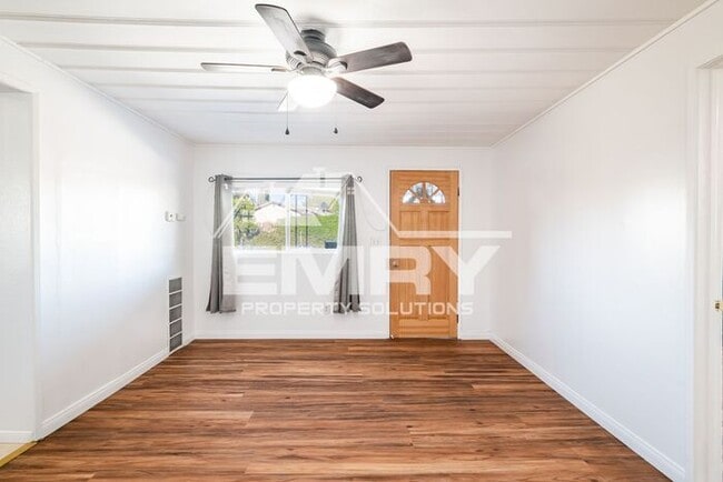 Building Photo - 2.5 bed 2 bath home for rent in Pico Rivera CA ready to move