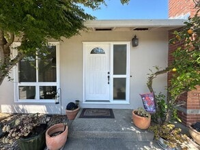 Building Photo - 2601 Fleetwood Dr