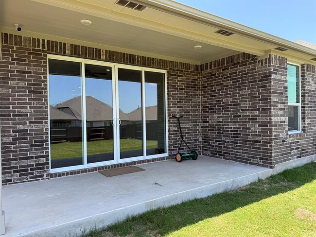 Building Photo - 2037 Saddlery St