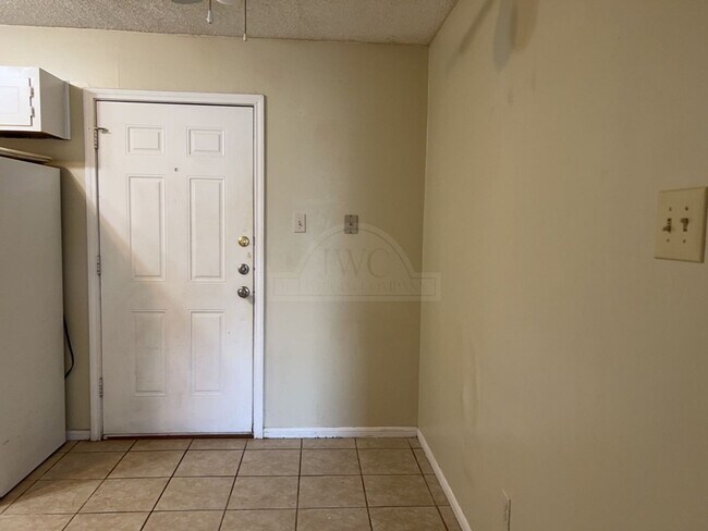 Building Photo - 105 Jason Dr