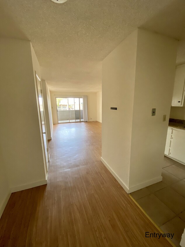 Primary Photo - 2520 Regent St