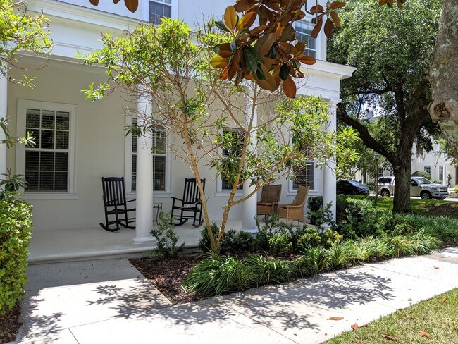 Building Photo - 915 Greenlawn St