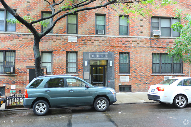 Building Photo - 250 West 105th Street