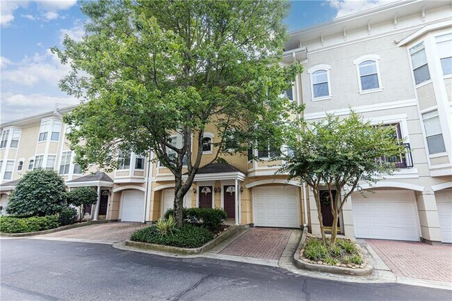 Foto del edificio - 375 Highland Ave NE
