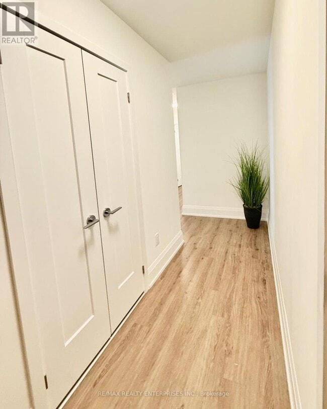 Building Photo - 89 Church St