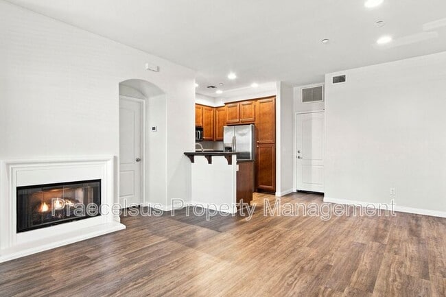 Building Photo - 2175 Condor Dr