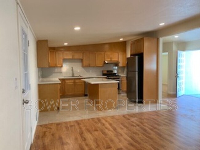 Building Photo - 37734 Teakwood Dr