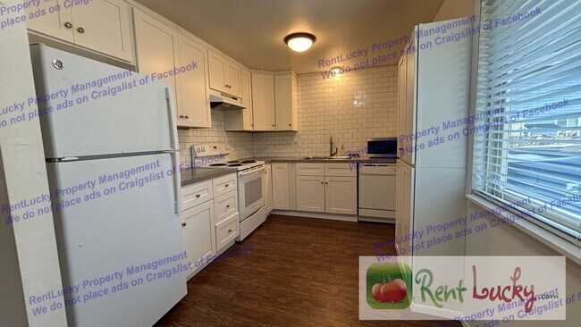 Building Photo - NE Tacoma, Quiet 3 Bed, 2 Bath Rambler - S...