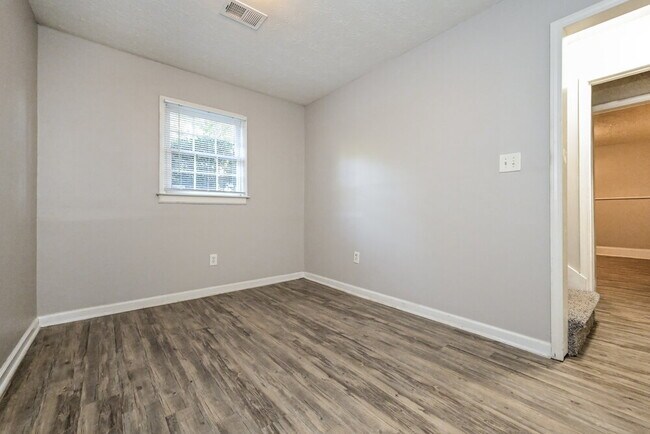 Foto del edificio - 1589 Cherry Hill Ln SW
