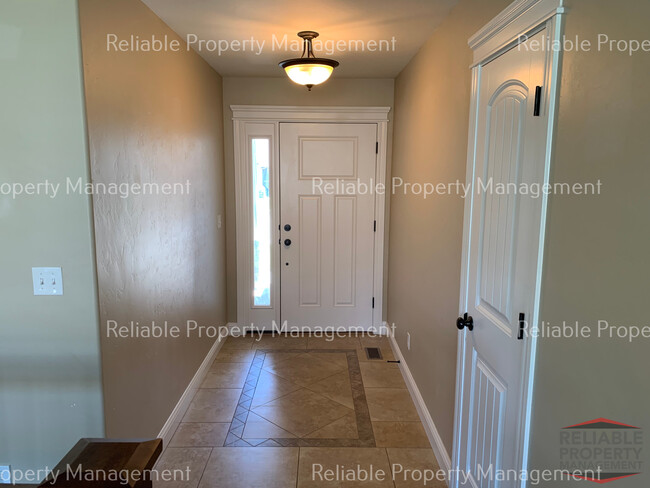 Building Photo - 6397 Glen Abby Cir