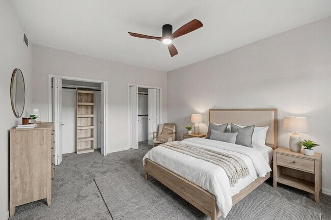 Building Photo - 9009 Richmond Ave.