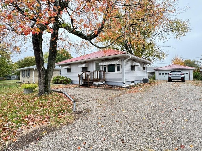 Building Photo - 2404 Pollack Ave