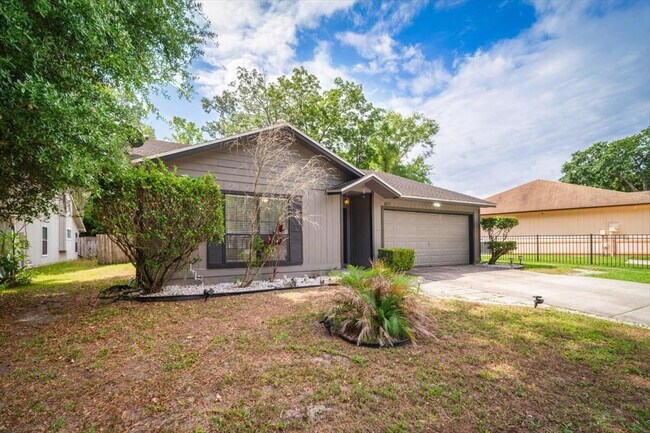 Foto del edificio - Charming 3-Bedroom, 2-bathroom Gem Awaits!
