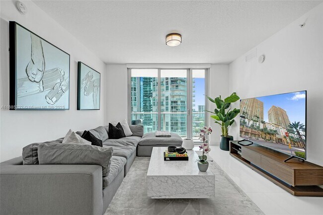 Foto del edificio - 300 Sunny Isles Blvd