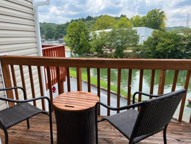 Building Photo - 516 Lakeside Dock Dr