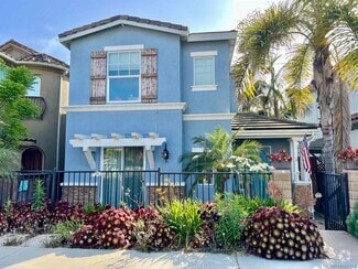 Building Photo - 517 N Cedros Ave