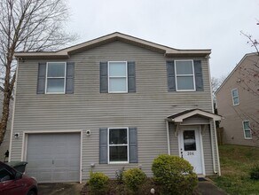 Building Photo - 204 Valleyside Dr NE