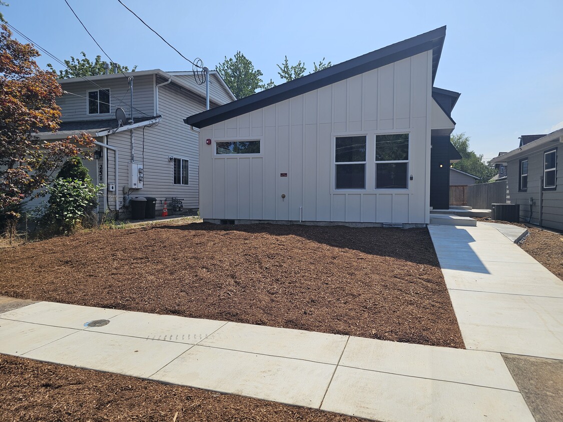 Primary Photo - 275 Ipswich St