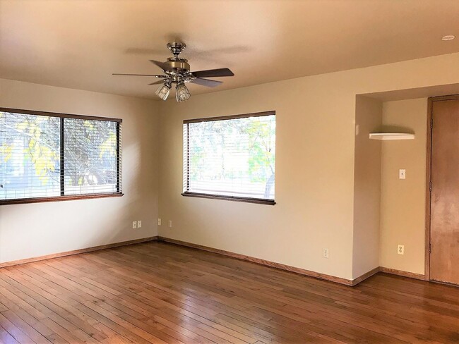 Building Photo - 2 br, 1 bath House - 4135 W E Street