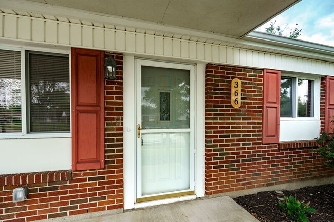 Building Photo - 366 Randy Dr