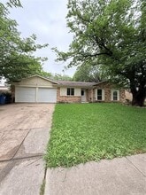Building Photo - 2707 Mark Twain Dr