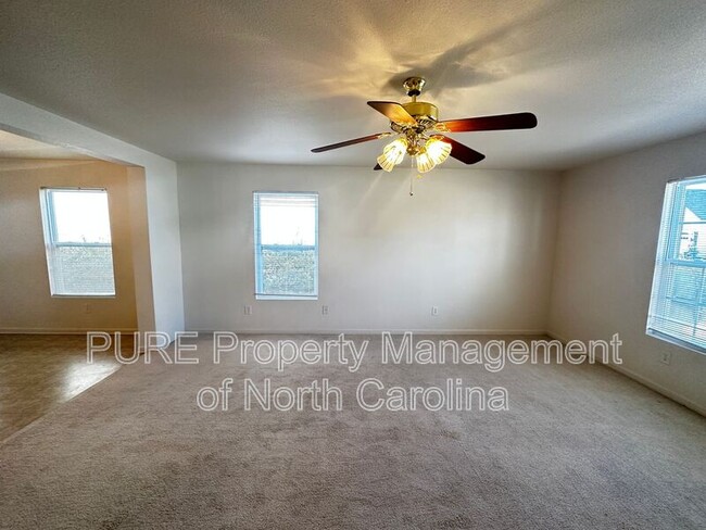 Building Photo - 723 Skywatch Ln