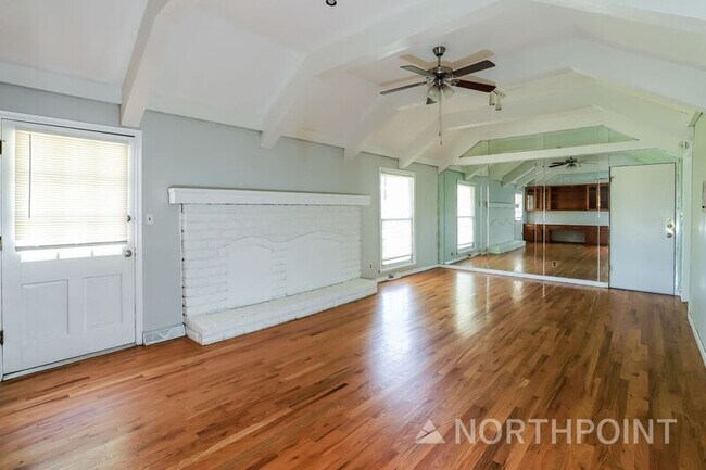 Building Photo - 4321 Briarcliff Rd