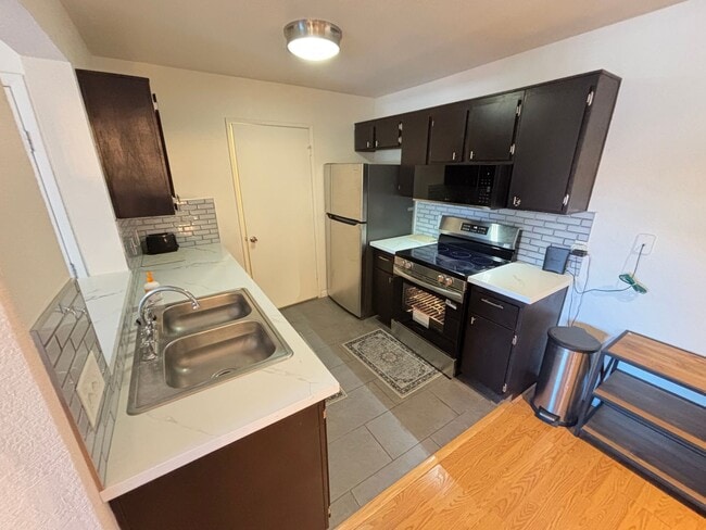 Foto del edificio - Gorgeous 1Bed/1Bath Fully Furnished 1st Floor Condo located in NW Las Vegas gated Community!