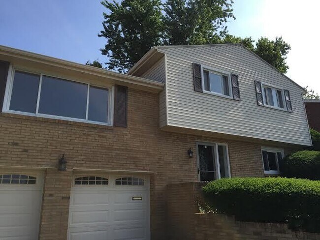 Foto del edificio - **********Gorgeous Scott Township 3-Bed/1....