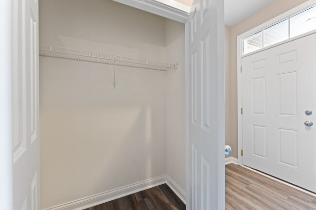Building Photo - 302 Millbridge Dr