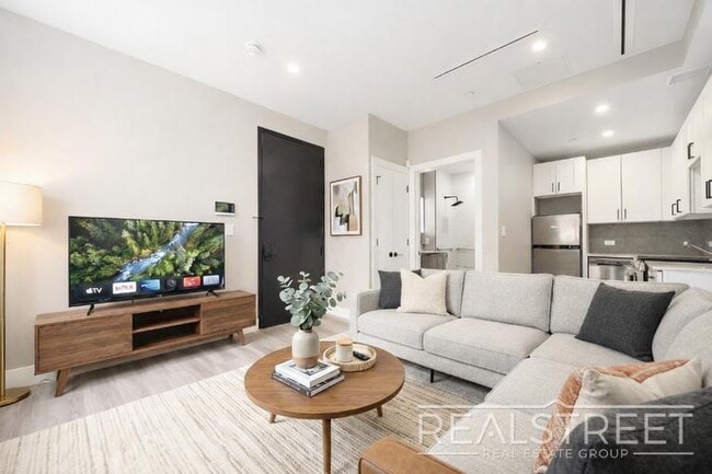 Building Photo - Tilden Avenue