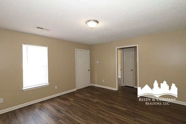 Foto del edificio - 275 Gracewood St