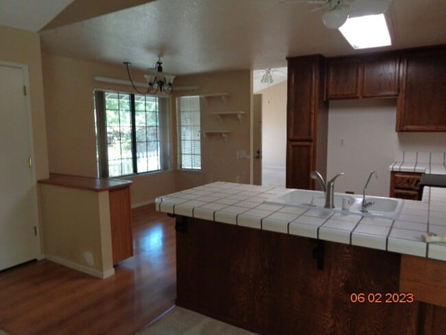Building Photo - 6122 Vanden Rd
